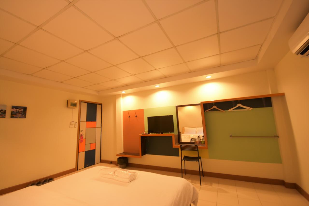 Room At Prachachuen Nonthaburi Extérieur photo