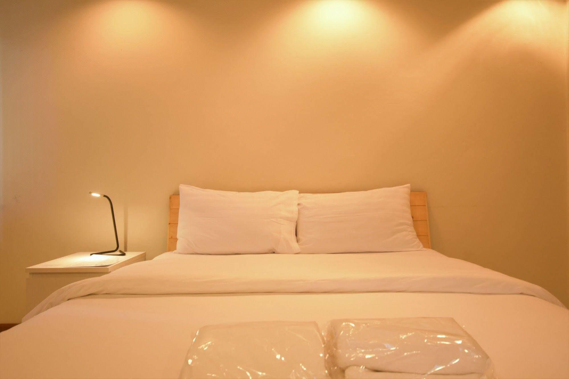 Room At Prachachuen Nonthaburi Extérieur photo